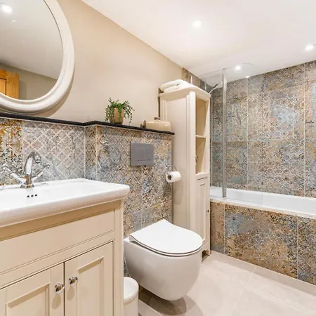 2 Bed In Oc-lr049